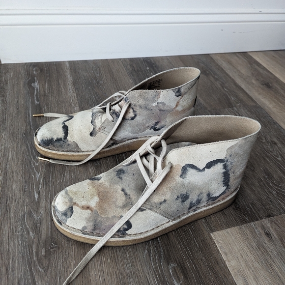 Clarks Suede Desert Treks with Design - Picture 1 of 4